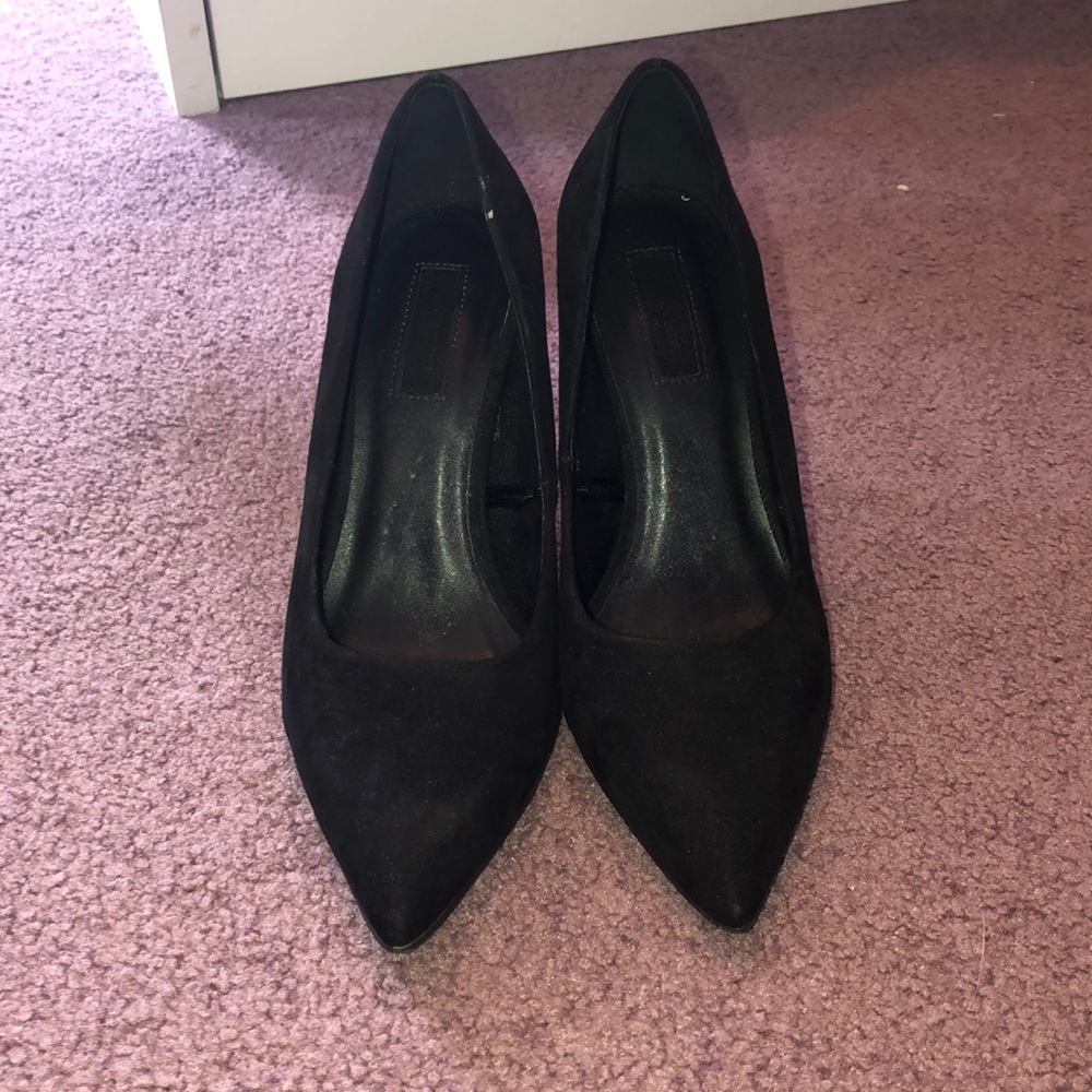 Black Close Toe Heels